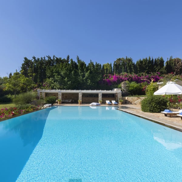 Serayna's irresistible 18m-long infinity pool.