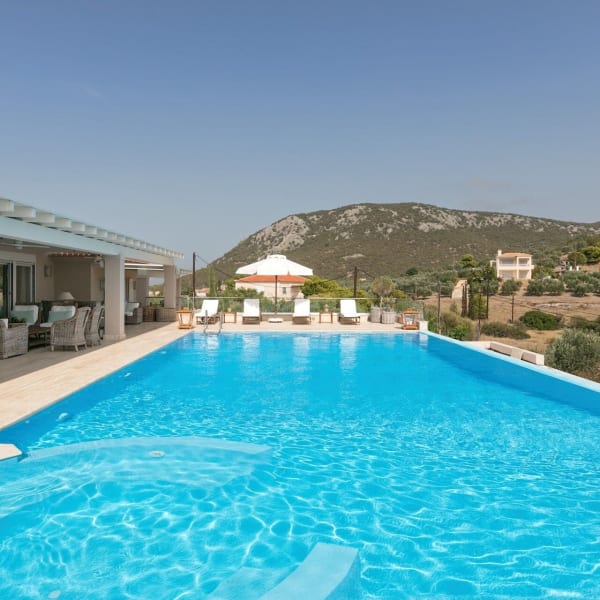 Villa Donna Maria's splendid 15.5m-long pool with its integrated hydromassage corner.