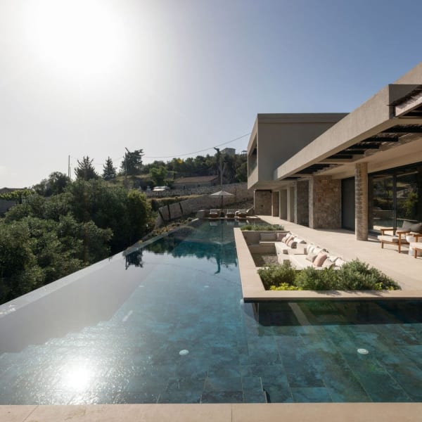 The gorgeous pool with its sunken sitting area.