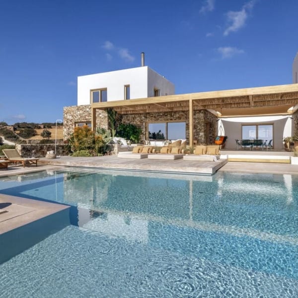 Xasteria rising above its pool.