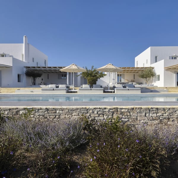 The two houses that make up Yvoni are perfect for large groups travelling together (they cannot be rented separately).