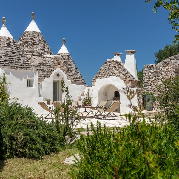 The gardens and the trulli.
