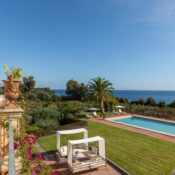 Don Venerando's garden, its pool, the sea...