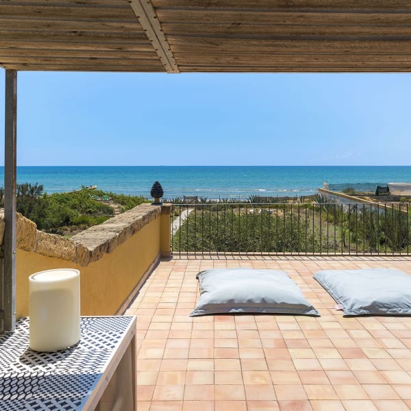 The super-panoramic roof-top terrace.