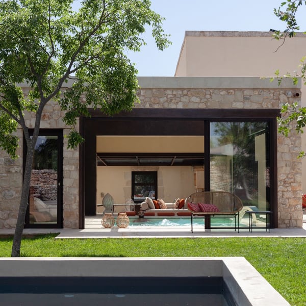 Looking towards the indoor-outdoor Jacuzzi pool.