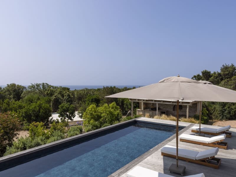 Casa di Lume's tempting heatable pool and views out to sea.