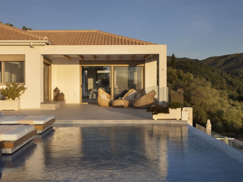 The pool with its built-in sun lounger supports hovering above the water.