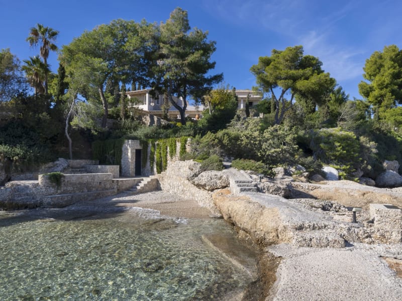 Down below the garden gate is this little slice of paradise - a virtually private beach.