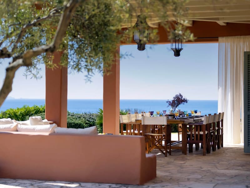 The gorgeous al fresco dining area.