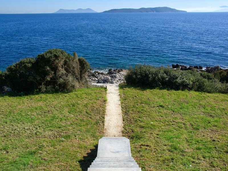 The steps connecting Penio with the sea.