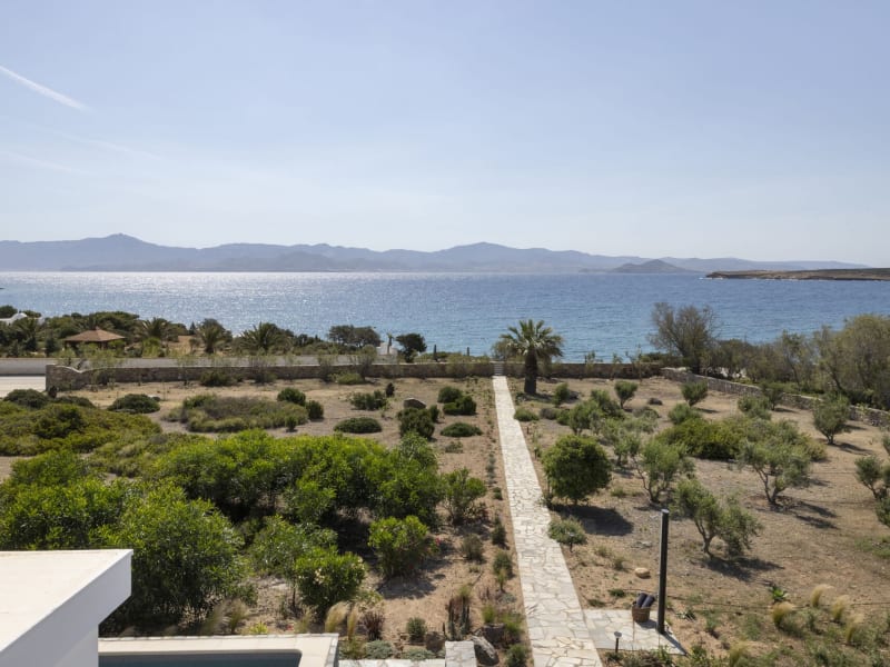 A path through the gardens makes a beeline for the cove, which is just across a road.