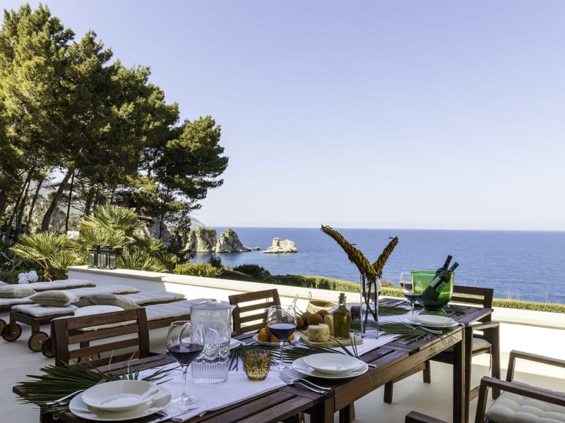 The main terrace has spectacular sea views!