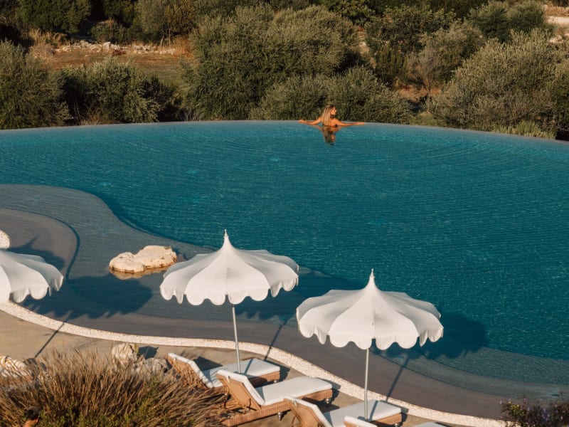 Back by the main pool, with its curvaceous infinity edge.