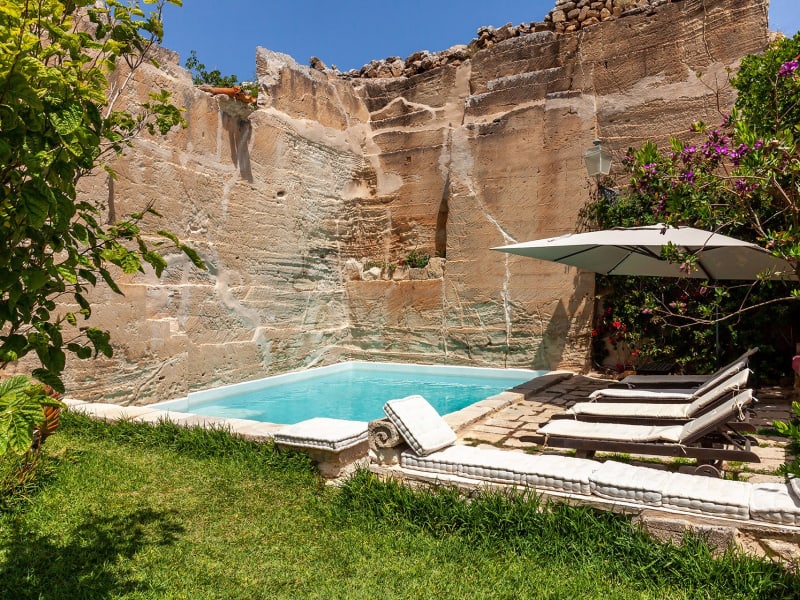 The inviting pool.