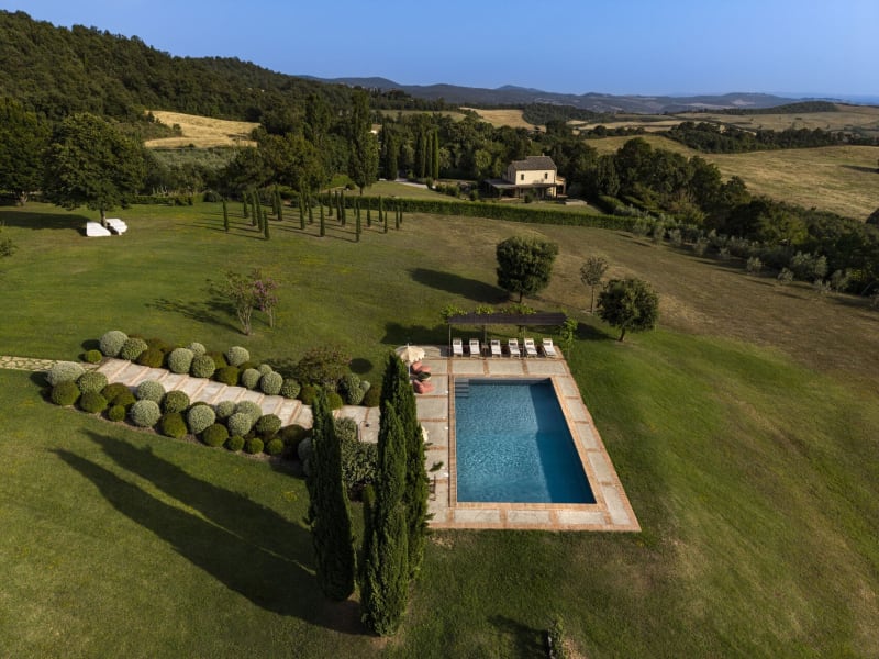 A bird's-eye view of Casalberna's pool and gardens.