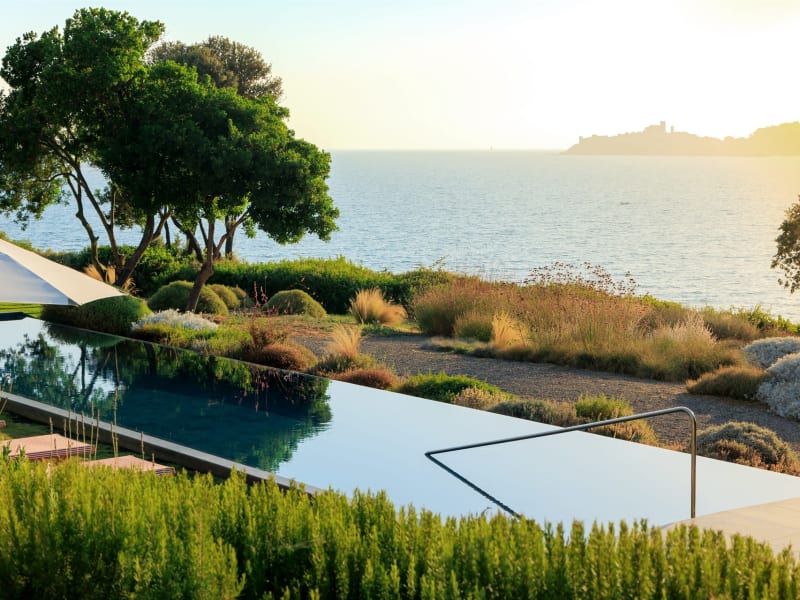 The gorgeous 19m-long infinity pool with its views out to sea.