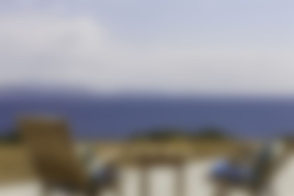A panoramic spot for breakfast.