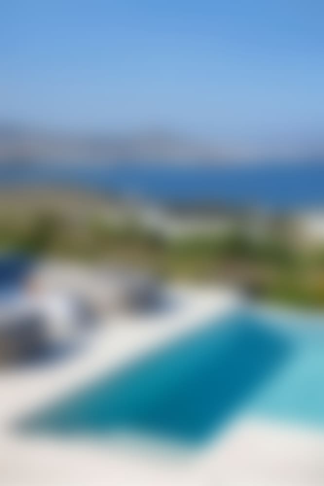 The enticing waters of the pool.