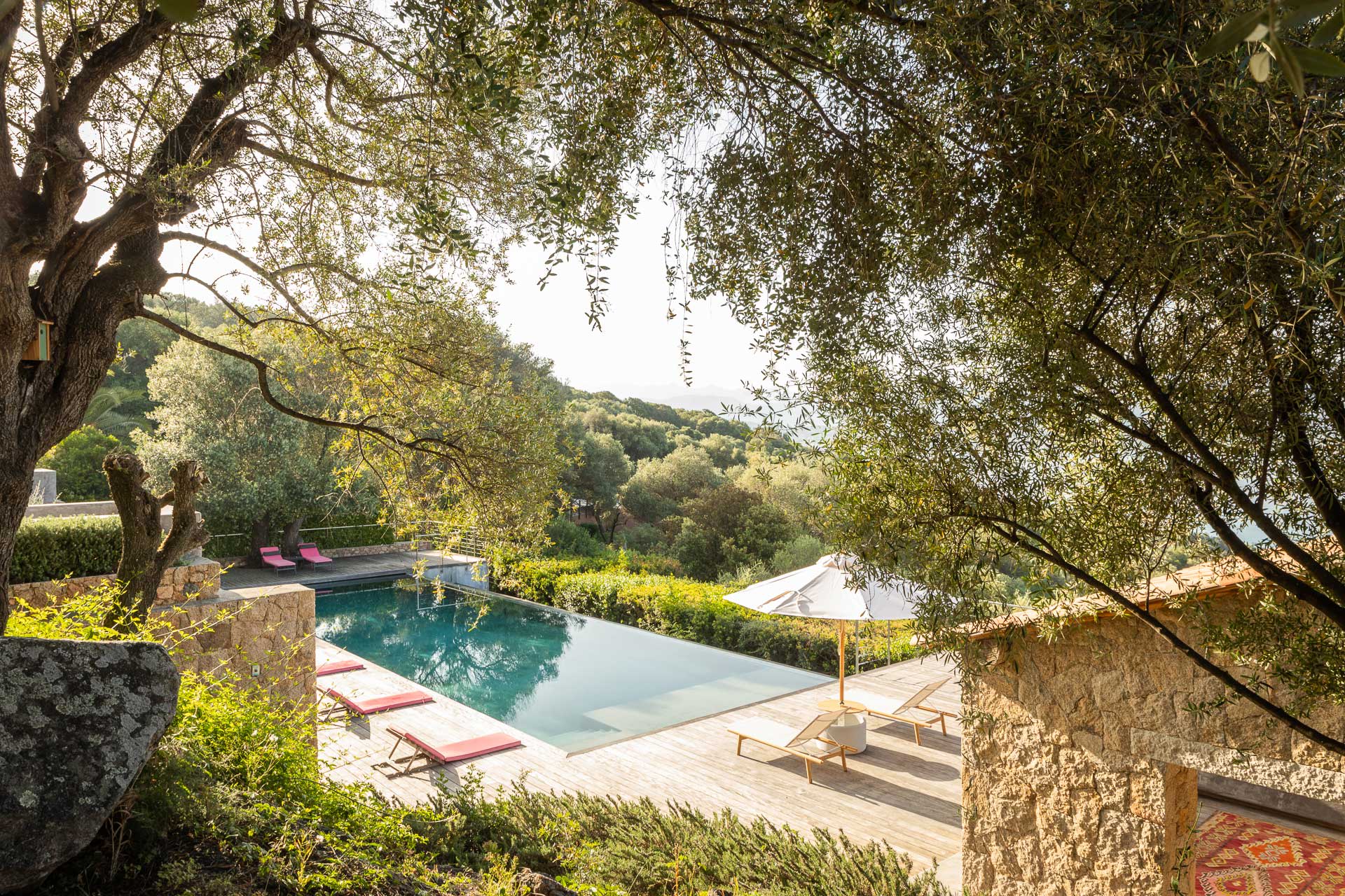 villas with pools