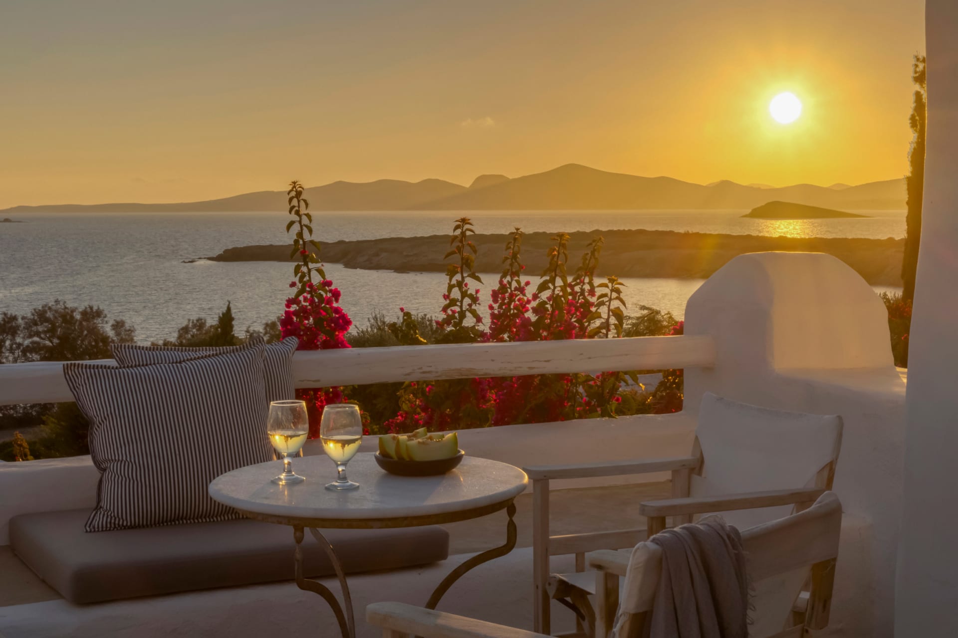 Romantic and honeymoon villas in Greece