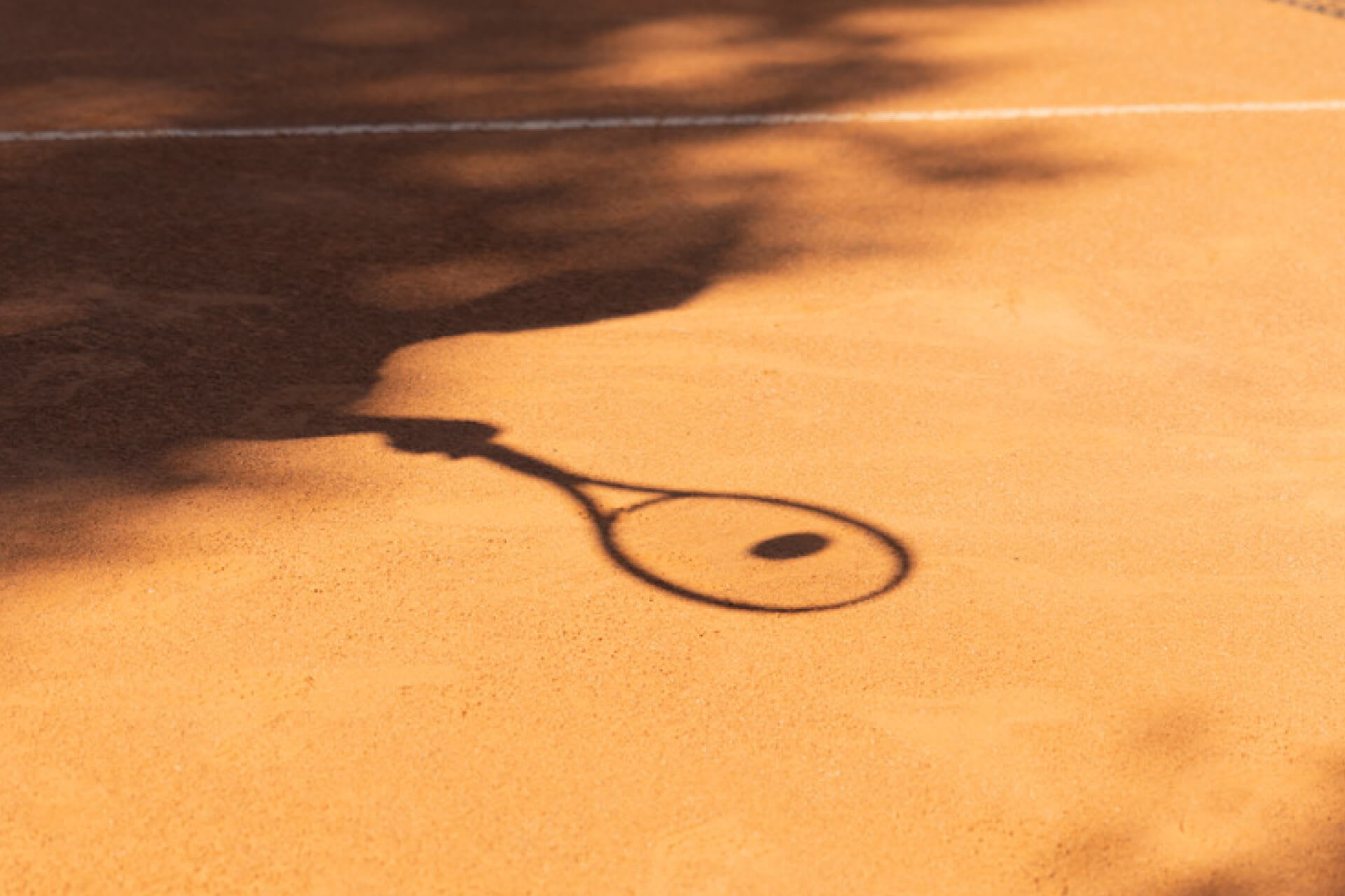 Villas with tennis courts and sports facilities