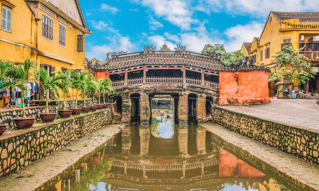 Description - Hoi An Ancient Town Tour: Japanese Covered Bridge & Old House  from Da Nang – Half Day