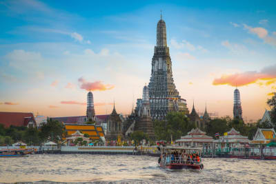 Wat Pho & Wat Arun Walking Tour - 3 Hrs