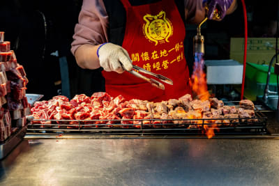 Osaka: Kuromon Market, Sennichimae & Dotonbori Food Tour with Wagyu Tasting