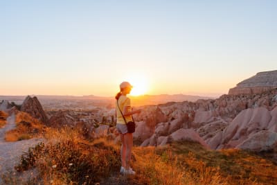 Mesmerizing Red Valley Sunset Tour with Zelve Mapping Light Show