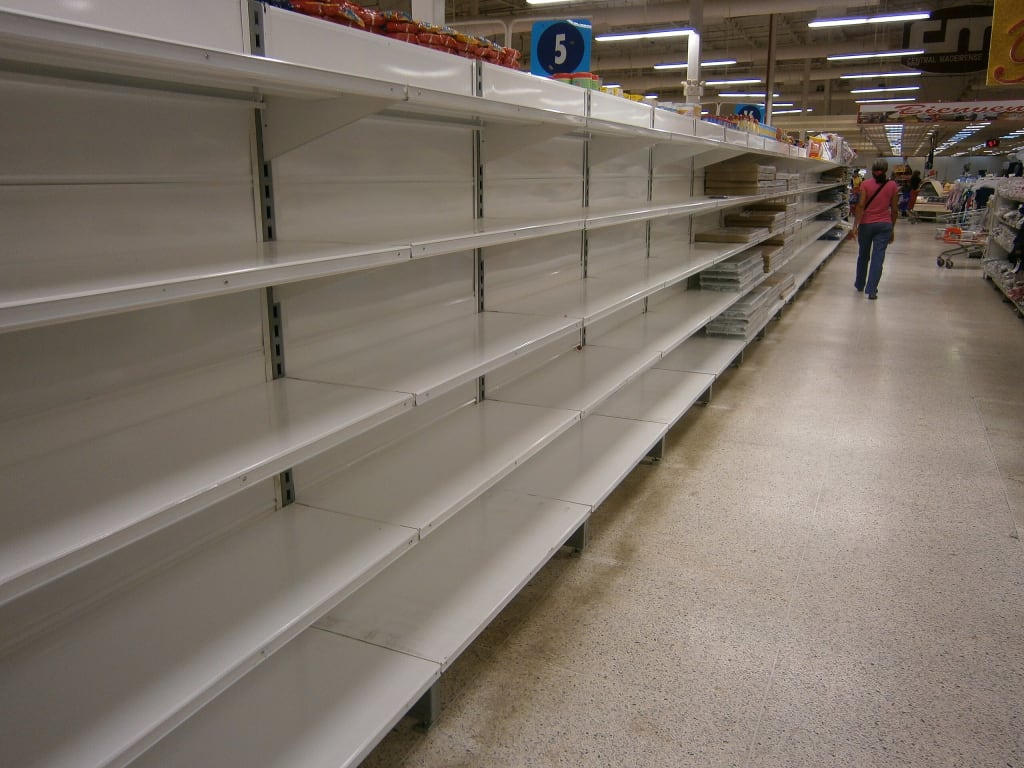 An empty Venezuelan store in November 2013. Photo by Wilfredor, public domain. An empty Venezuelan store in November 2013. Photo by Wilfredor, public domain.