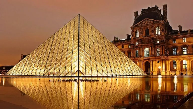 Louvre must-see attractions: The ultimate guide to Paris's greatest masterpieces. Photo by Pixabay.