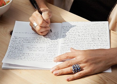 Xác định các khoản cần chi tiêu là một bước quan trọng trong quá trình lập ngân sách cưới Các bước cơ bản lập ngân sách cưới