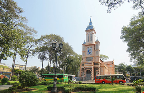 Khu Công Viên Gần Nhà Thờ Ngã Sáu