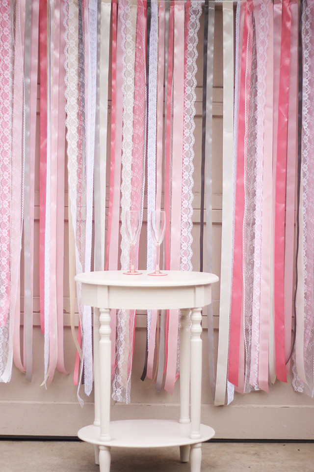 Tự làm backdrop cưới với ruy băng