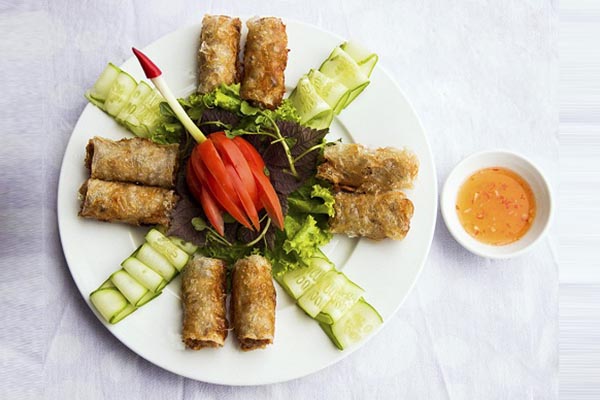 Thực đơn đám cưới miền Tây