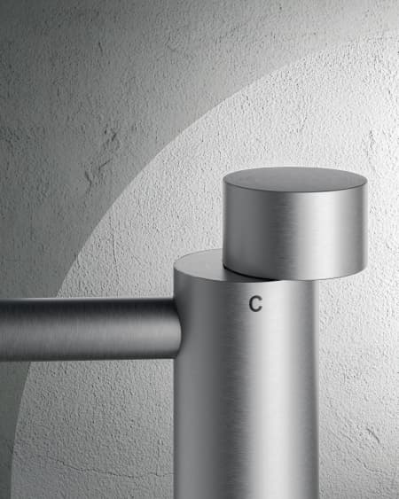 Single-hole washbasin mixer