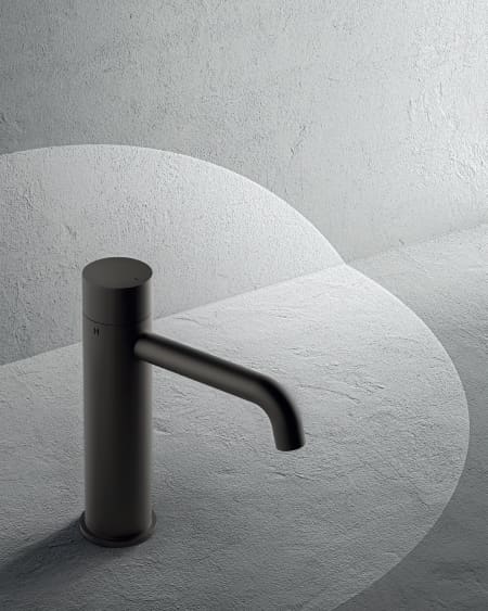 Single-hole washbasin mixer