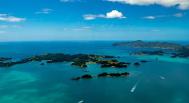 New Zealand North Island Explorer: 14-Day Auckland Round Trip by Campervan