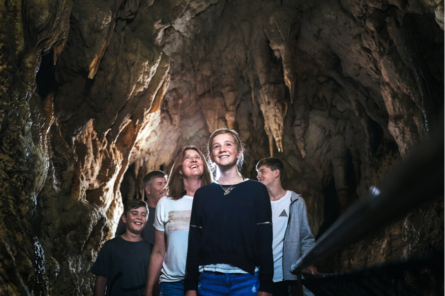 waitomo caves tour duration