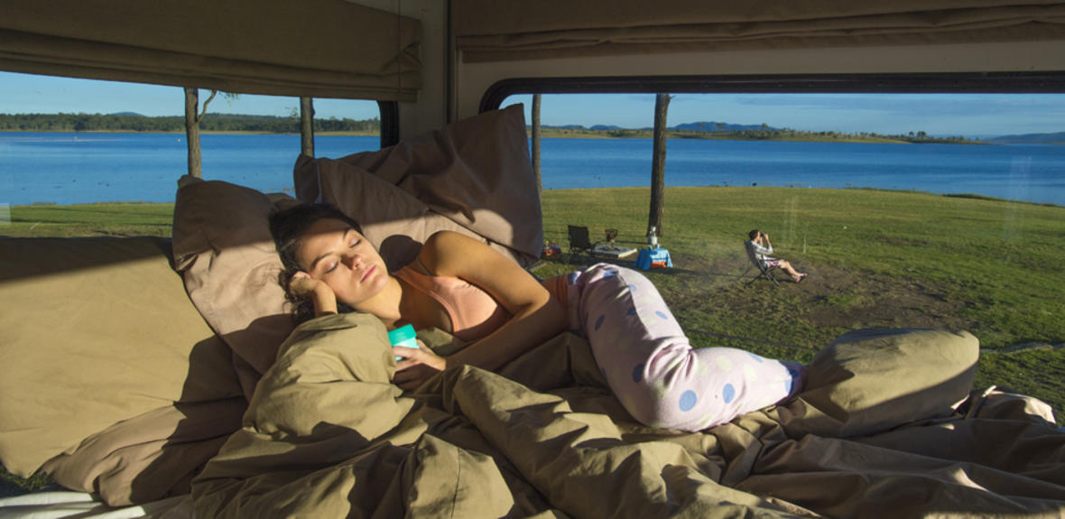 Australia maui Cascade Motorhome Interior 6 JAB