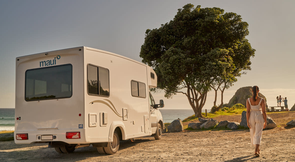 Maui River 6 Berth Motorhome Exterior Sideon
