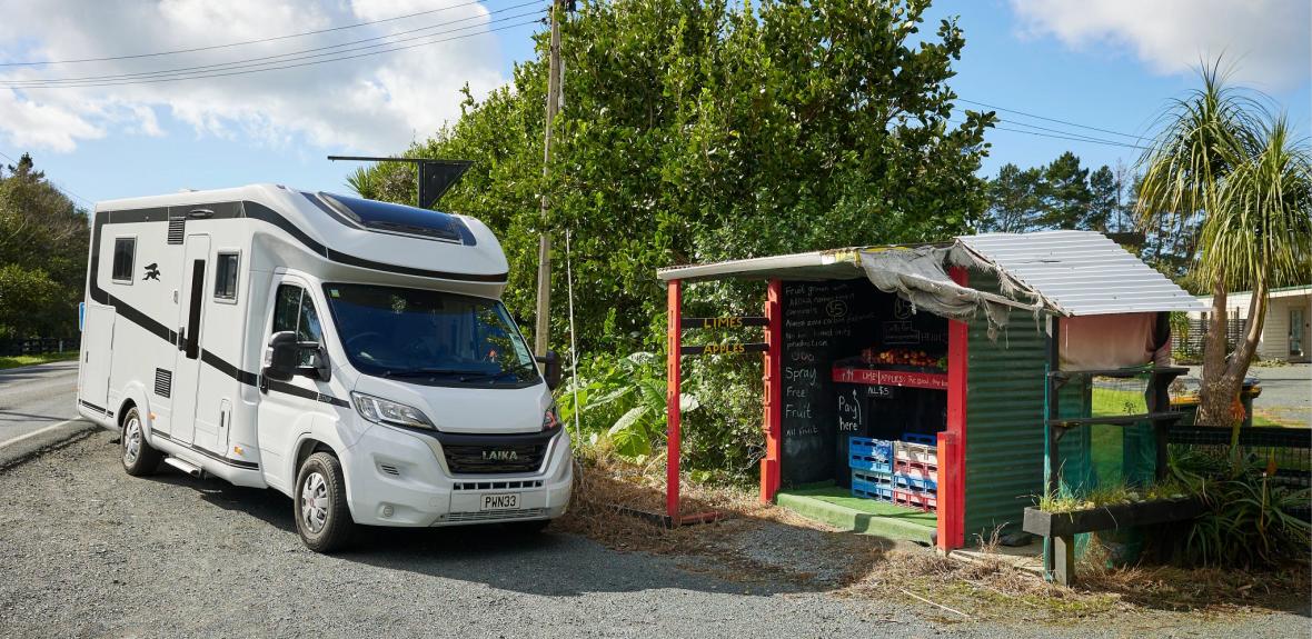 New-Britz-NZ-Wanderer-Campervan-Exterior-4