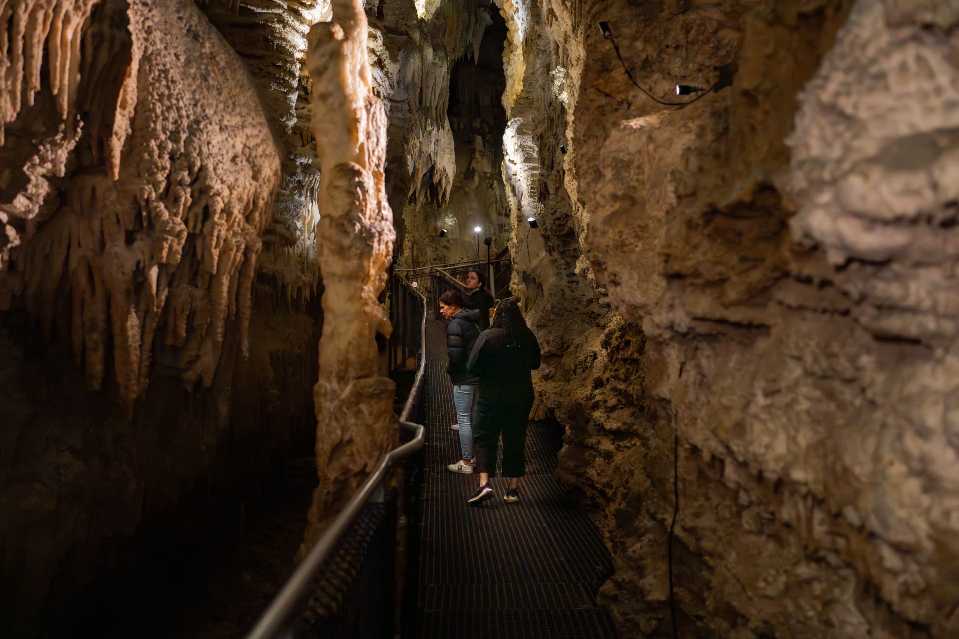 ARANUI CAVE