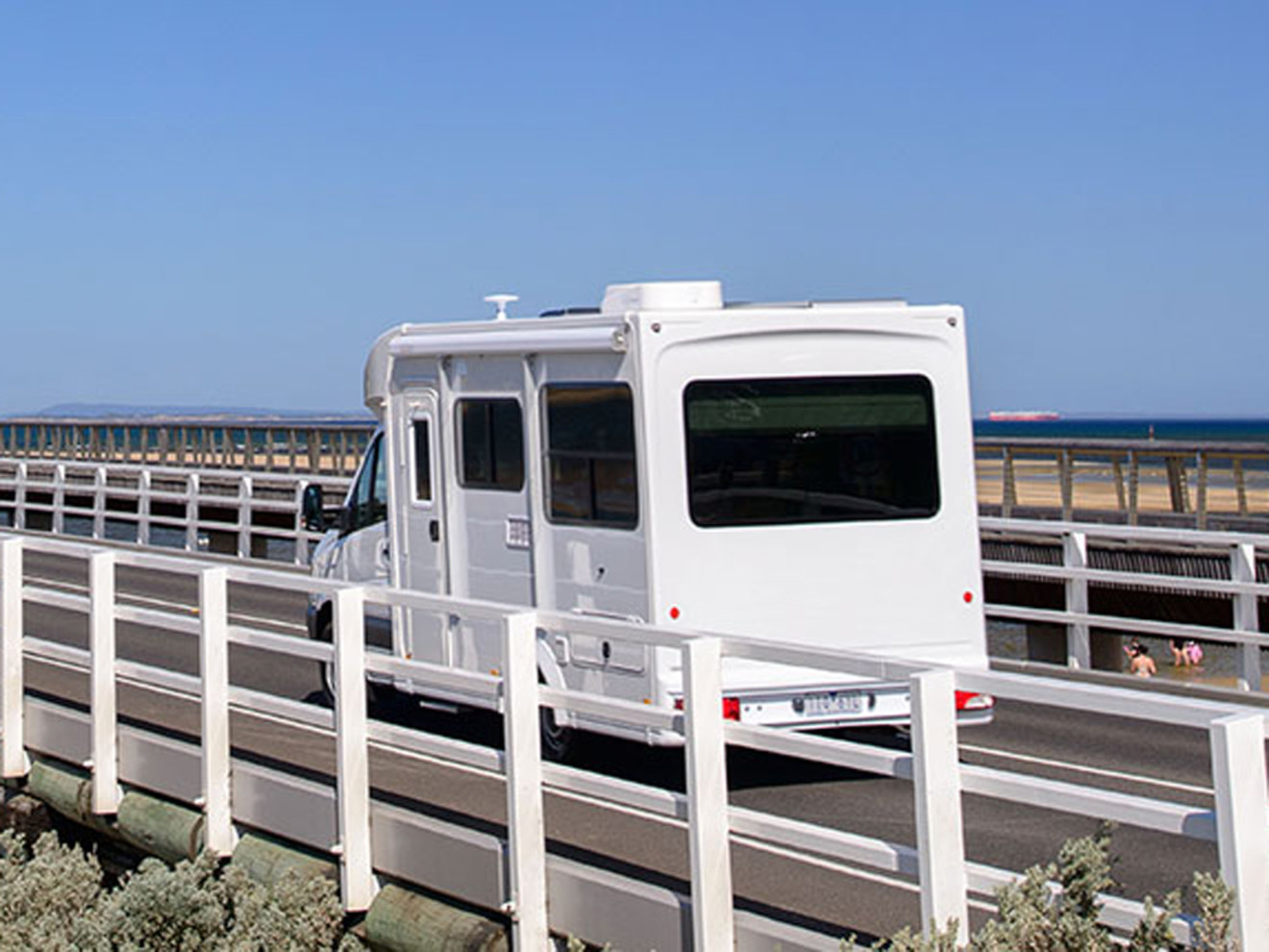 Discovery M660 Exterior