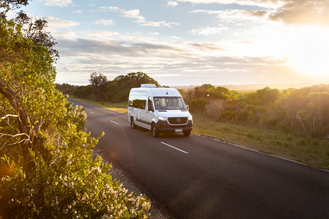 Ultima M700 Exterior