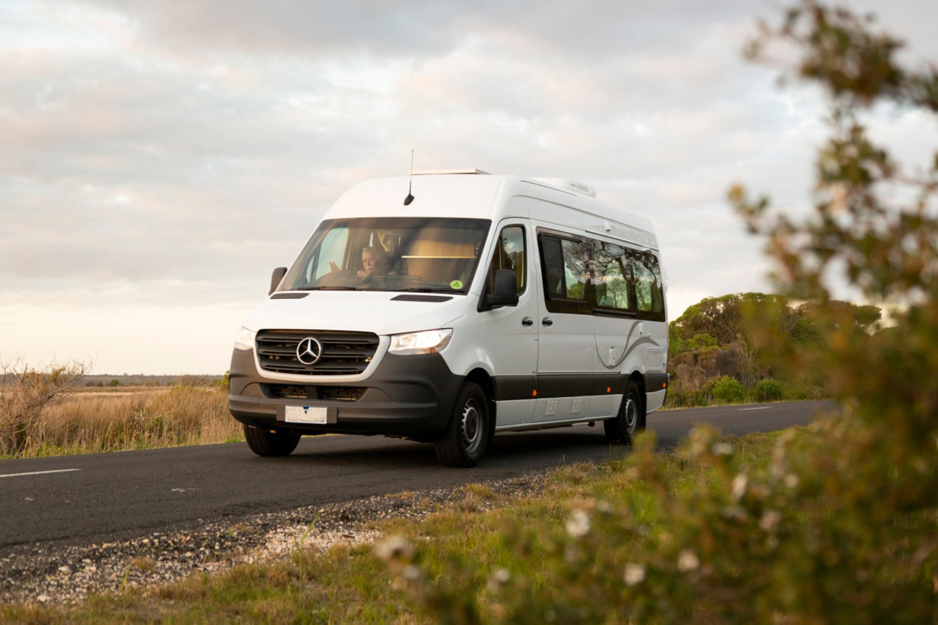 Ultima M700 Exterior