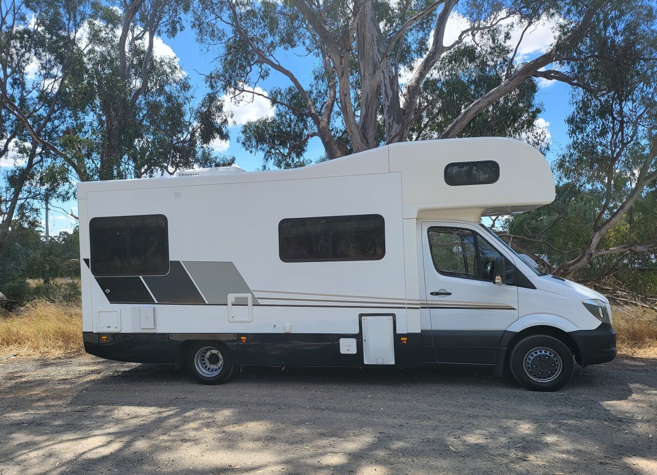 River M721 Exterior