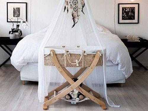 bassinet with removable basket