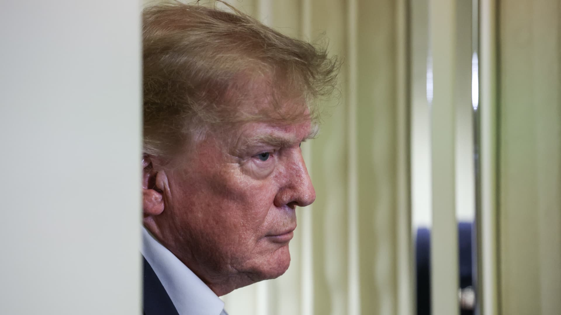 Trump urges Ukraine to stop ‘knocking out’ Russian oil refineries as U.S. diesel hits record