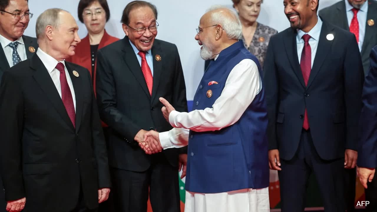 'Dil To Pagal Hai' To 'Chale Chalo': Malaysian PM's Post-BRICS Bollywood Playlist Is Viral